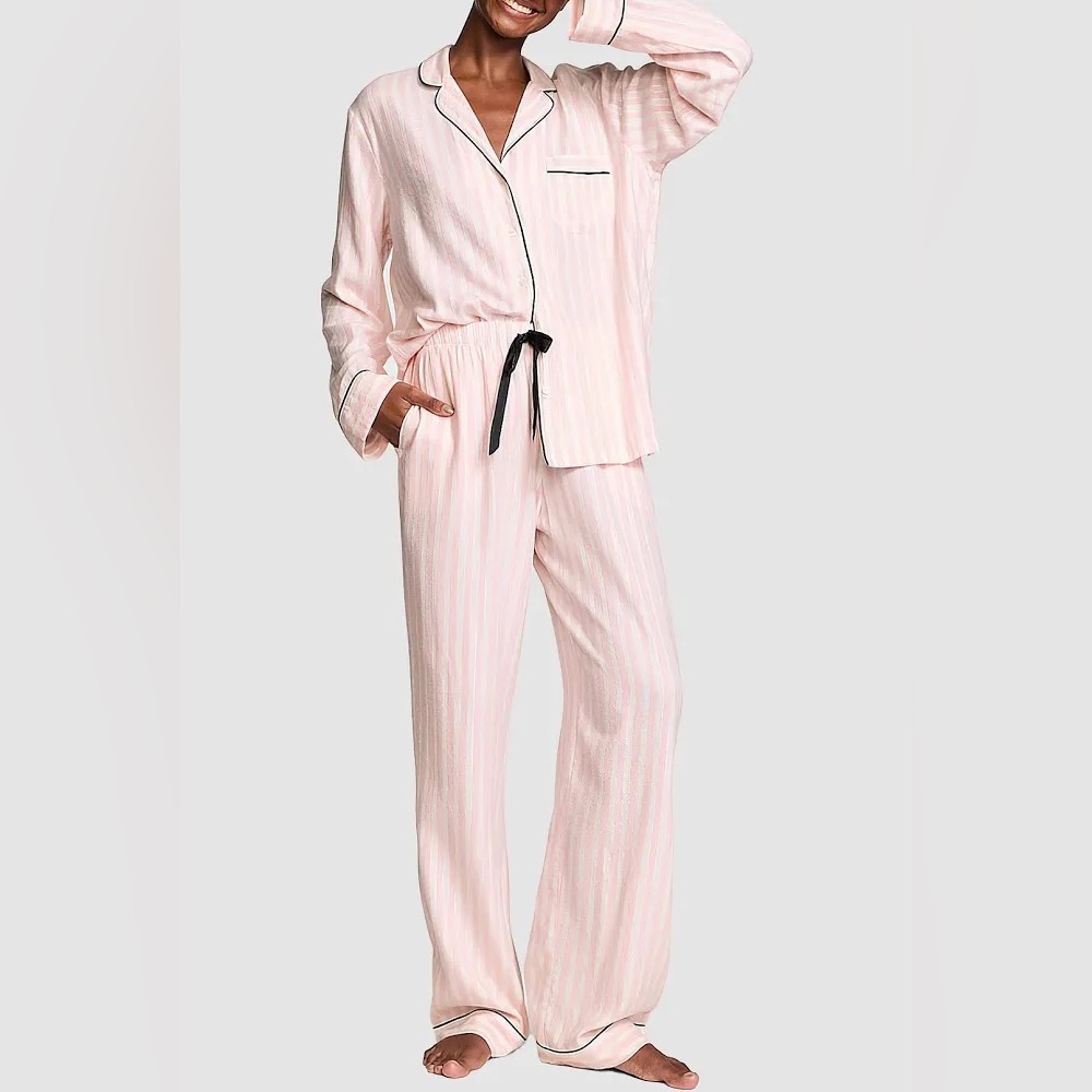Victoria’s Secret Haul Striped Long Sleeve Women’s Pajama Set pink- XS